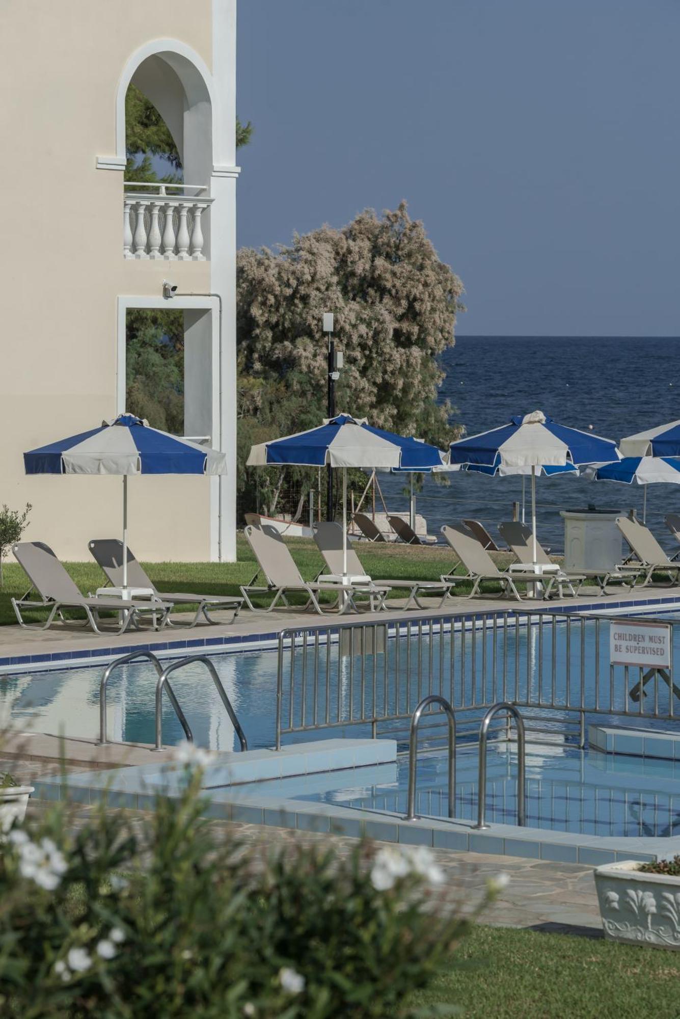 Maria Mare Aparthotel 3*