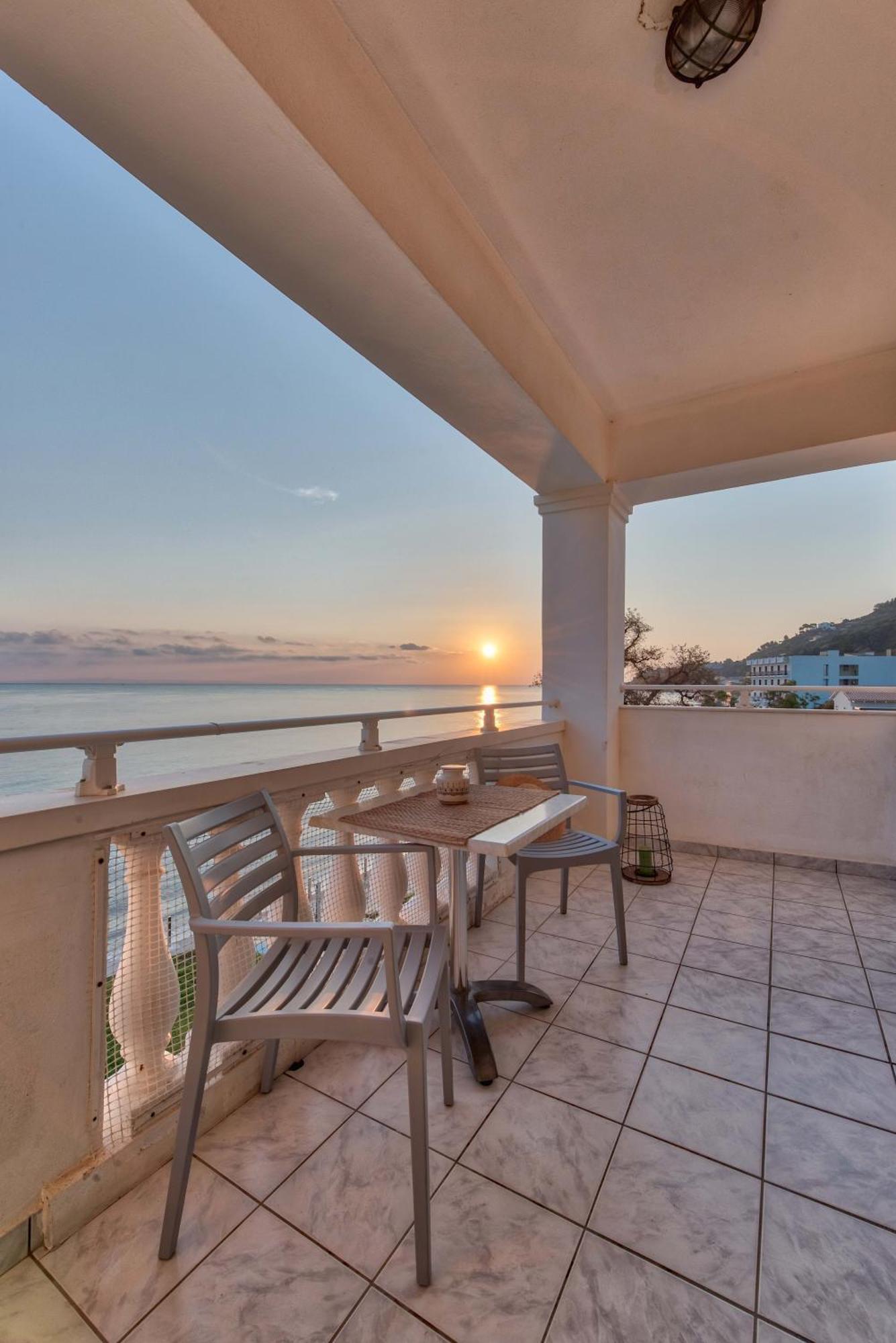 Maria Mare Aparthotel Argassi